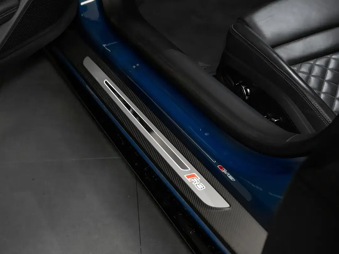 Audi R8 V10 quattro performance Coupe - Thumbnail 12