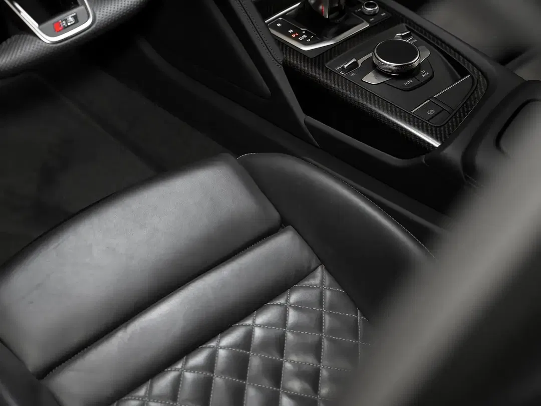 Audi R8 V10 quattro performance Coupe - Thumbnail 14