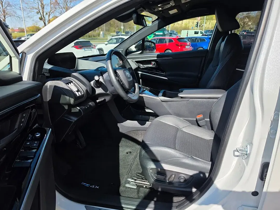 Toyota bZ4X Comfort - Thumbnail 6