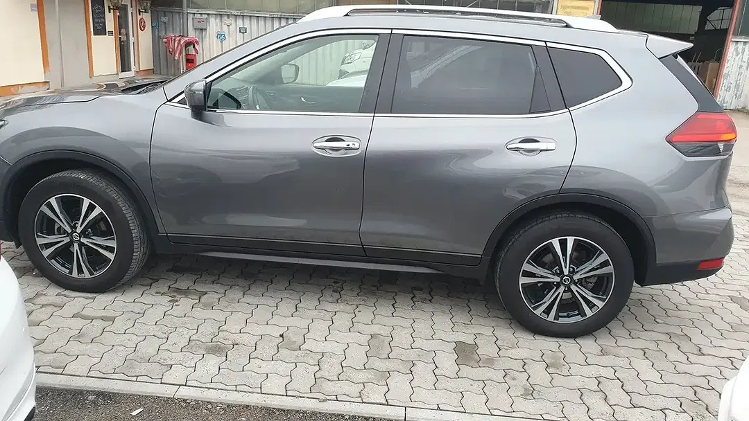 Nissan X-Trail Visia - Thumbnail 3