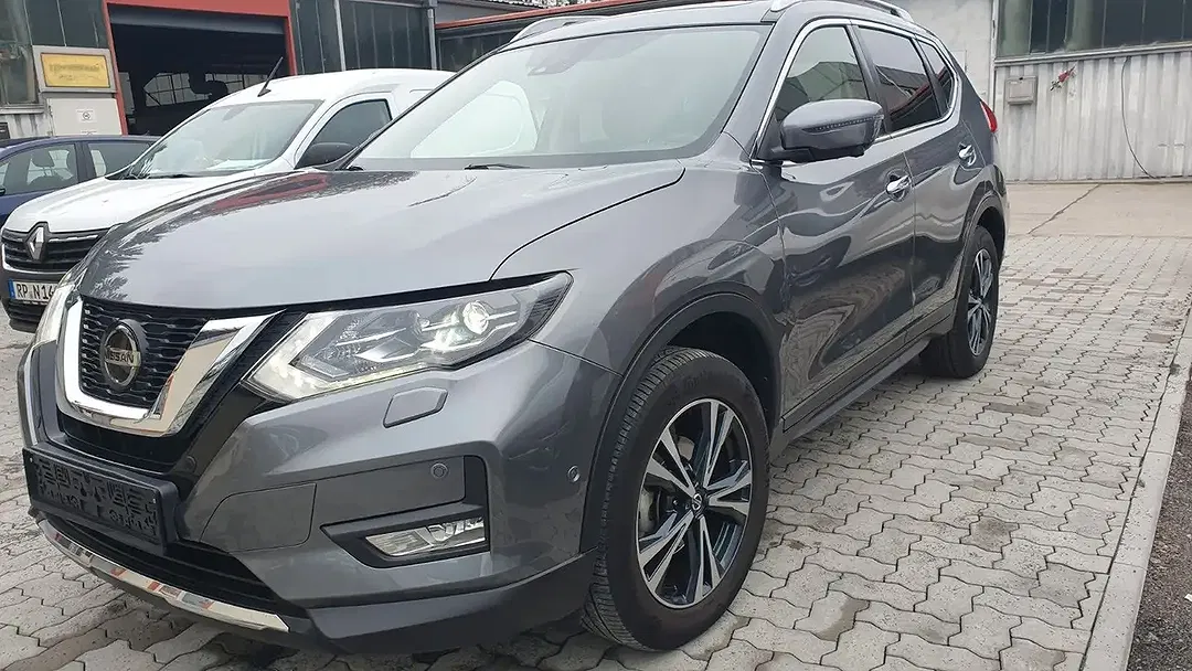 Nissan X-Trail Visia - Thumbnail 4