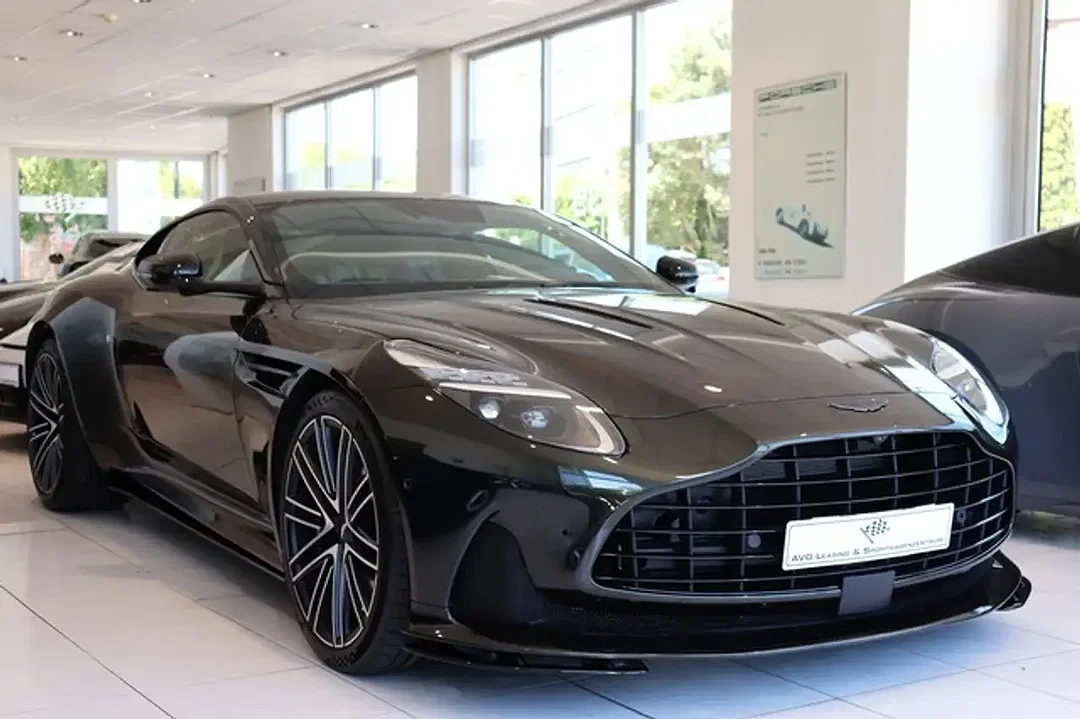 Aston Martin DB12 Coupe - Afbeelding 1