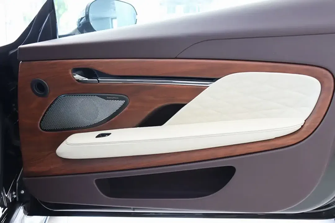 Aston Martin DB12 Coupe - Thumbnail 13