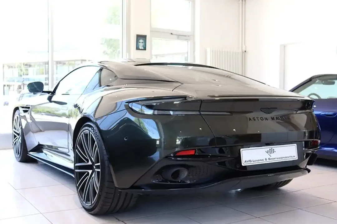 Aston Martin DB12 Coupe - Thumbnail 4