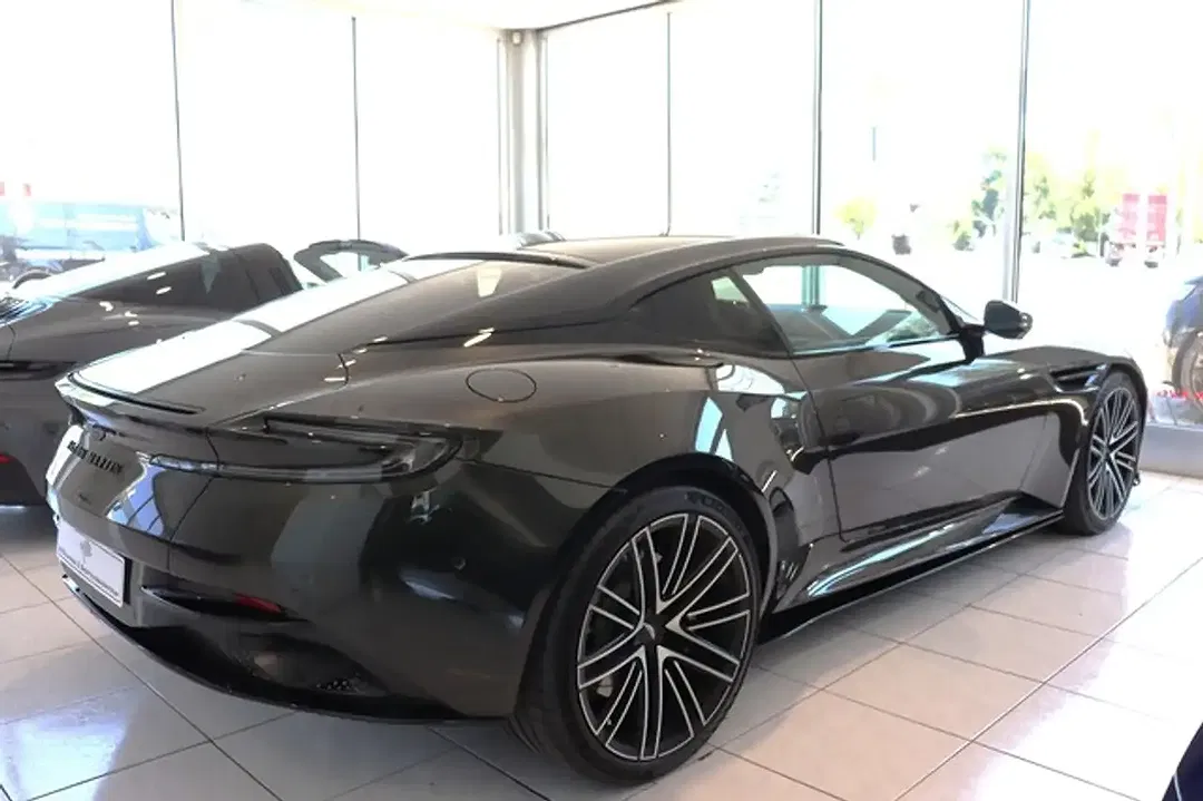 Aston Martin DB12 Coupe - Thumbnail 6