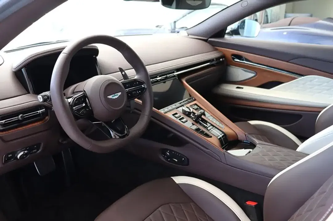 Aston Martin DB12 Coupe - Thumbnail 9