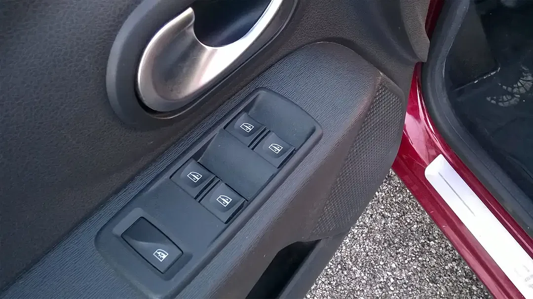 Dacia Lodgy dCi Stepway - Thumbnail 4