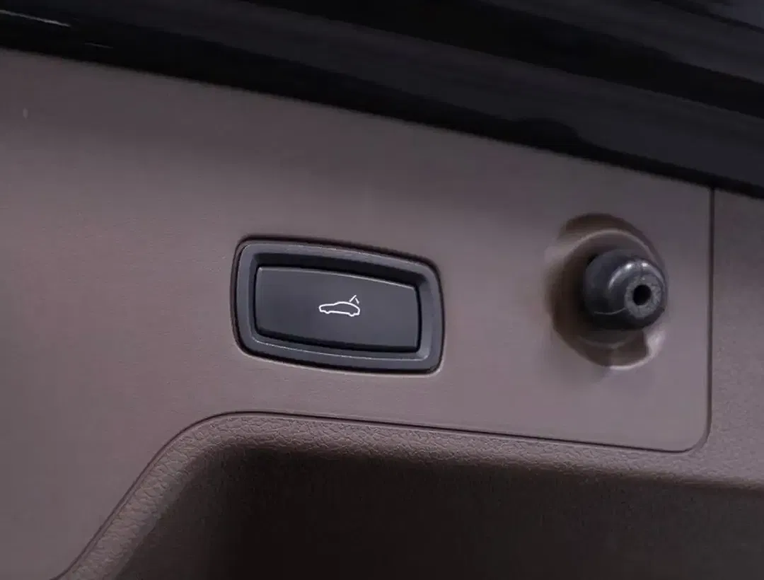Porsche Panamera E-Hybrid 4 Sport Turismo - Thumbnail 8
