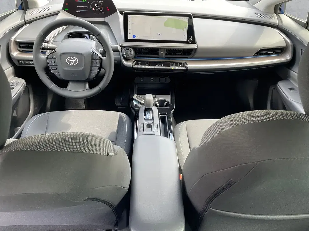 Toyota Prius PHEV - Thumbnail 9
