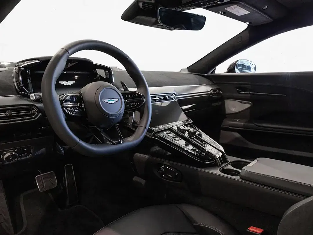 Aston Martin Vantage V8 S Coupe - Thumbnail 4