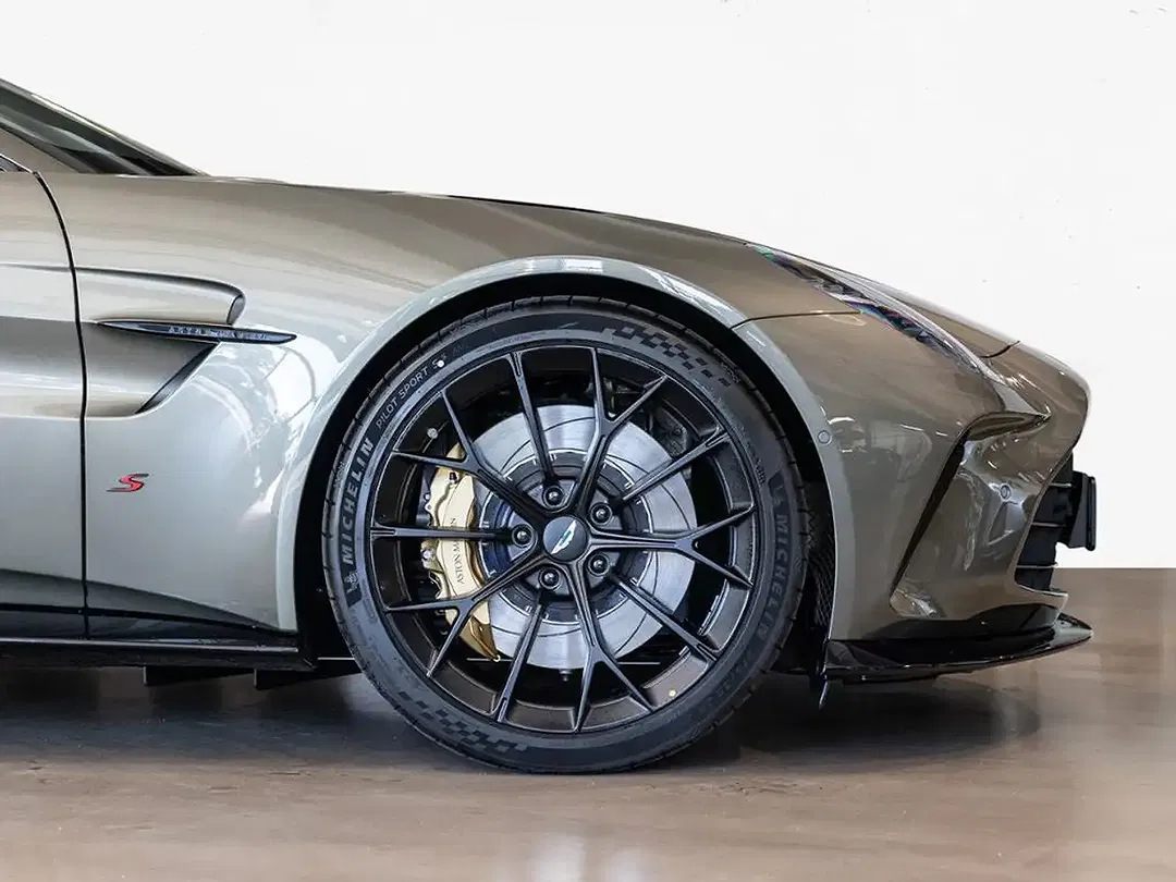 Aston Martin Vantage V8 S Coupe - Thumbnail 5
