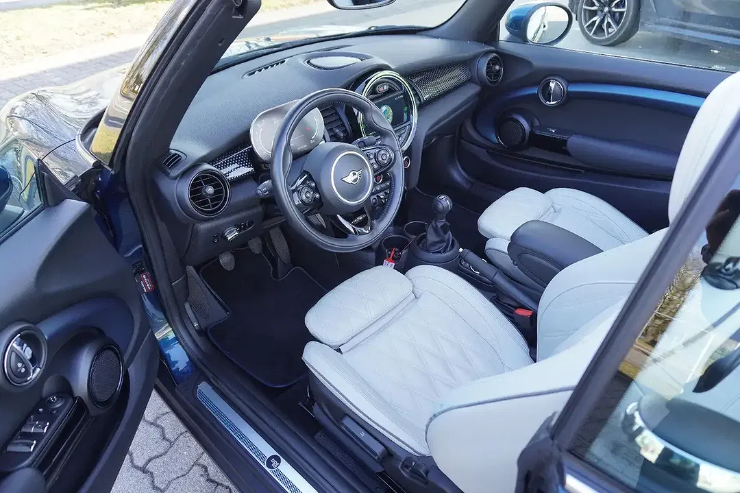 MINI Cooper Cabrio - Thumbnail 13