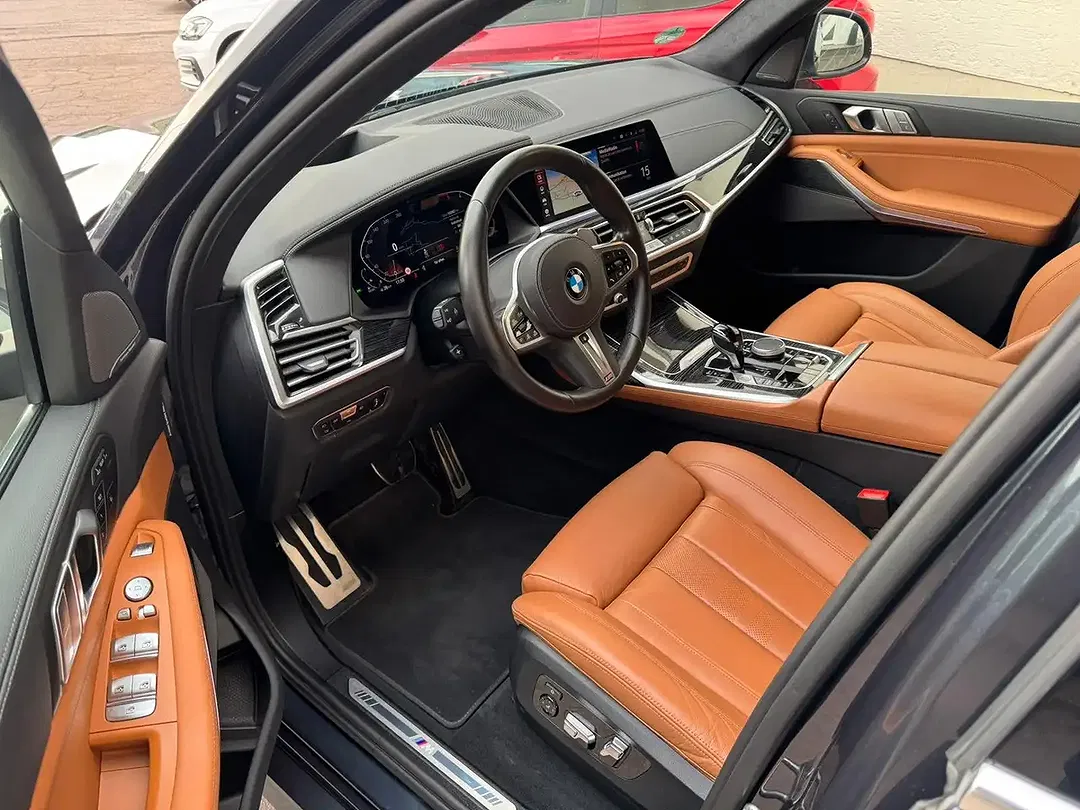 BMW X7 M Sport Lounge - Thumbnail 8
