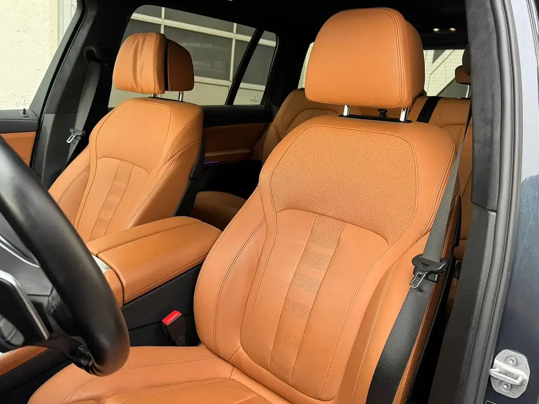 BMW X7 M Sport Lounge - Thumbnail 9