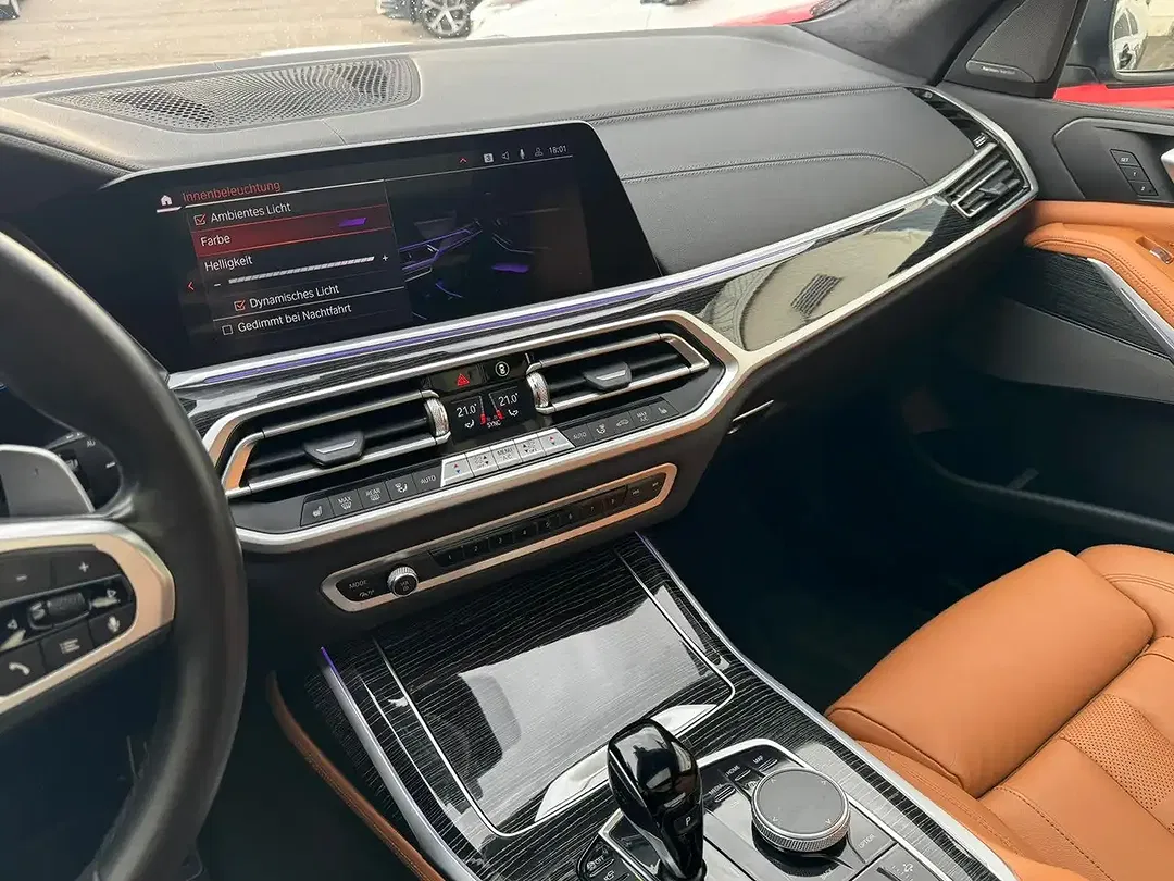BMW X7 M Sport Lounge - Thumbnail 12