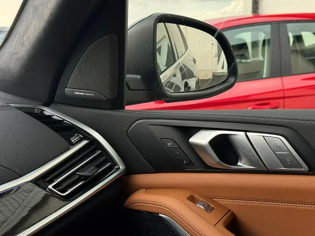 BMW X7 M Sport Lounge - Thumbnail 13