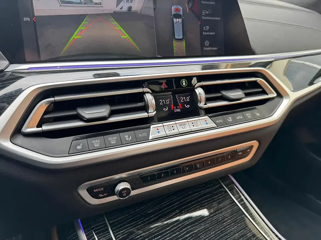 BMW X7 M Sport Lounge - Thumbnail 14