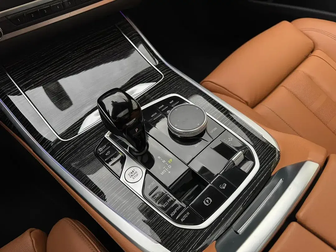 BMW X7 M Sport Lounge - Thumbnail 15