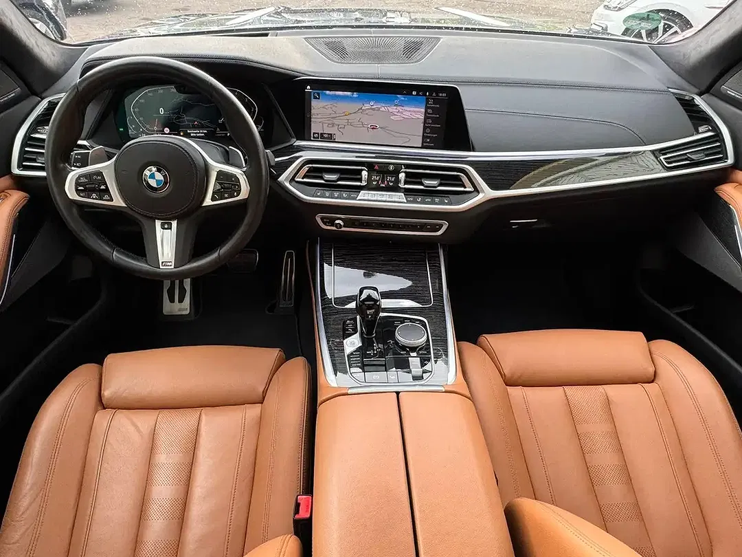 BMW X7 M Sport Lounge - Thumbnail 16