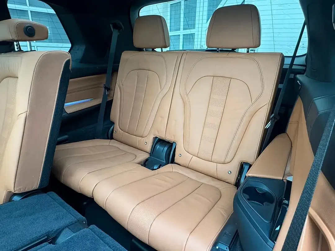 BMW X7 M Sport Lounge - Thumbnail 21