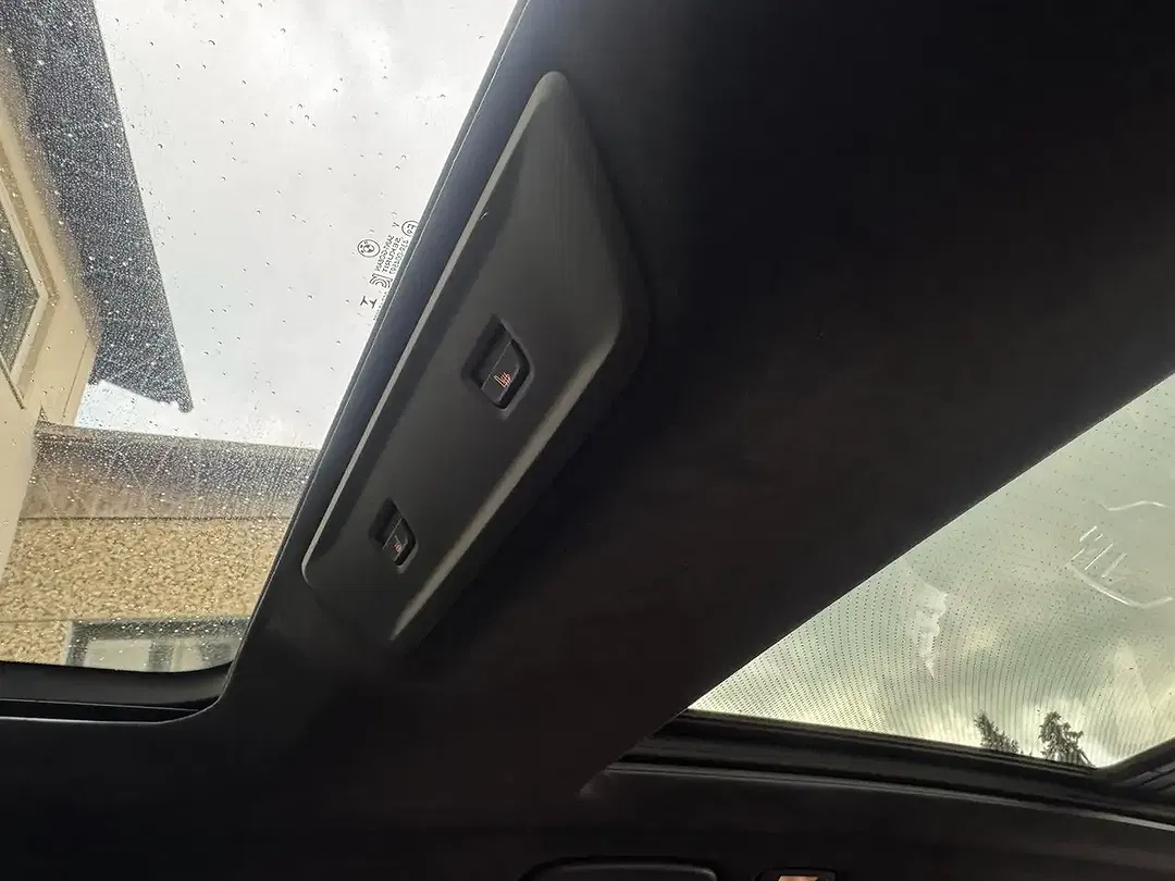 BMW X7 M Sport Lounge - Thumbnail 22