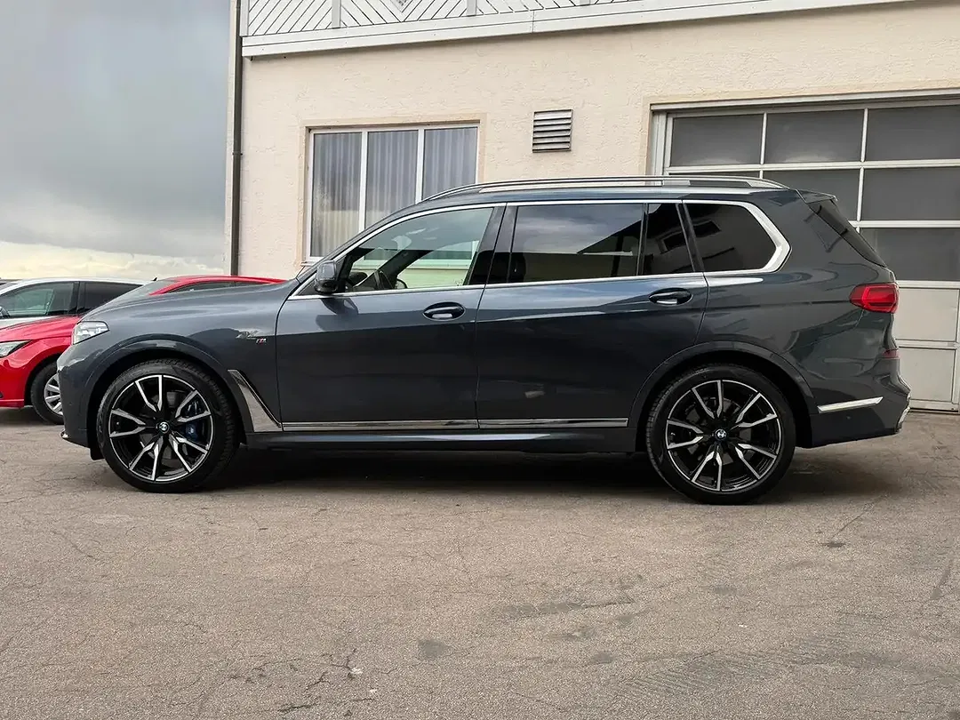 BMW X7 M Sport Lounge - Thumbnail 5