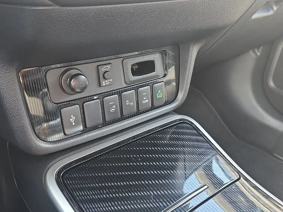 Mitsubishi Outlander PHEV 4WD Top - Thumbnail 19