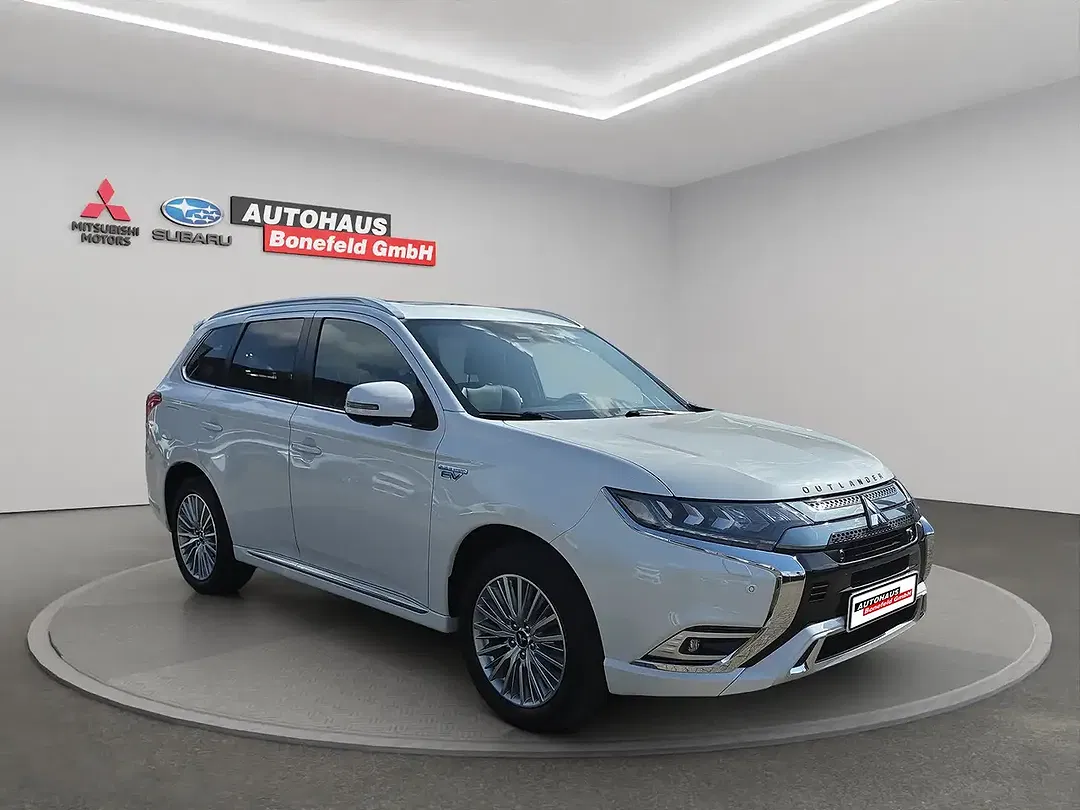 Mitsubishi Outlander PHEV 4WD Top - foto 2