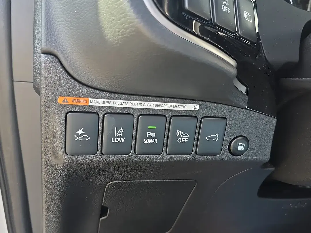 Mitsubishi Outlander PHEV 4WD Top - Thumbnail 22