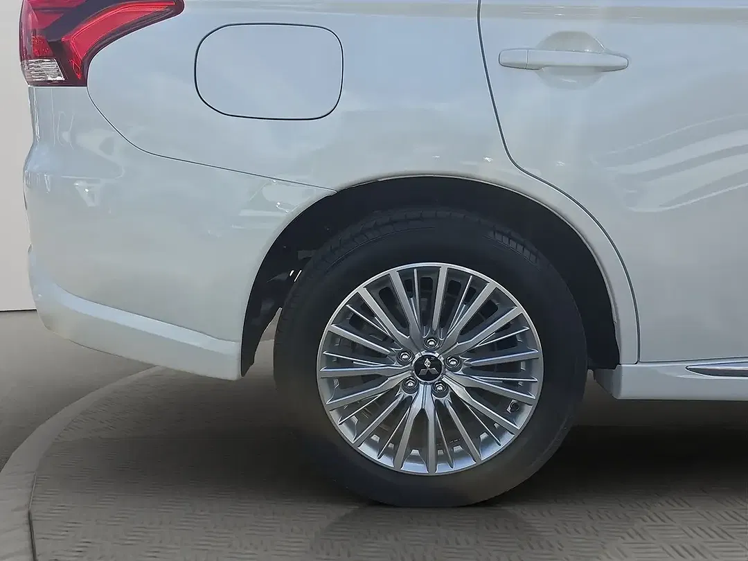 Mitsubishi Outlander PHEV 4WD Top - Thumbnail 27