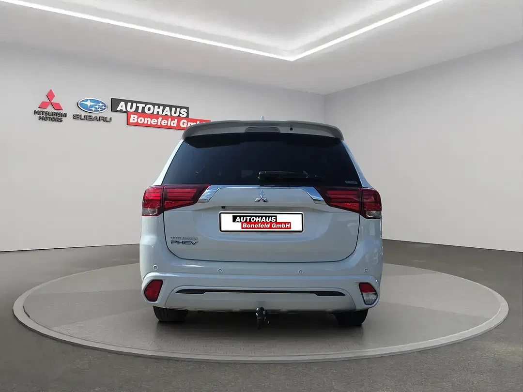 Mitsubishi Outlander PHEV 4WD Top - Thumbnail 5