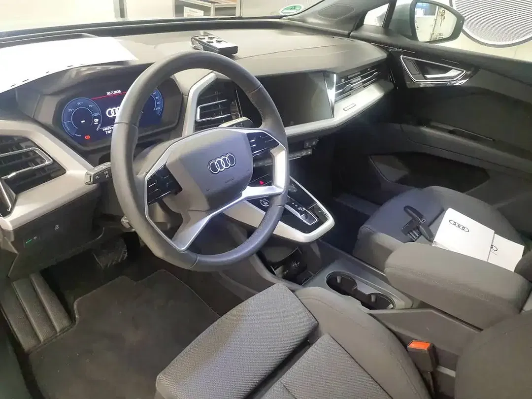 Audi Q4 e-tron 45 - Thumbnail 4