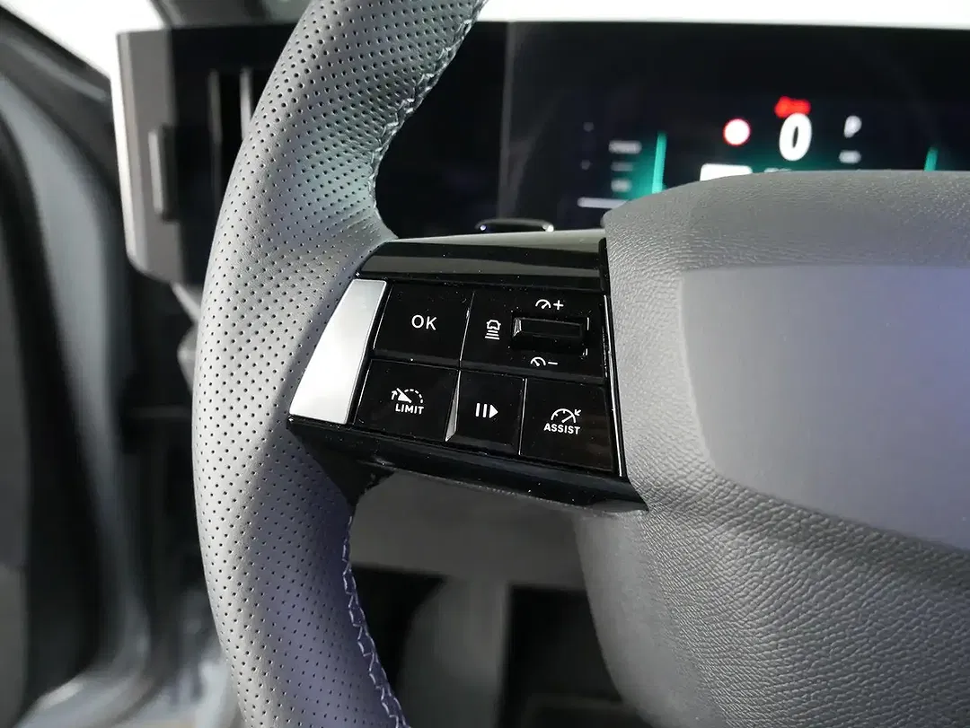Opel Astra Hybrid GS - Thumbnail 14