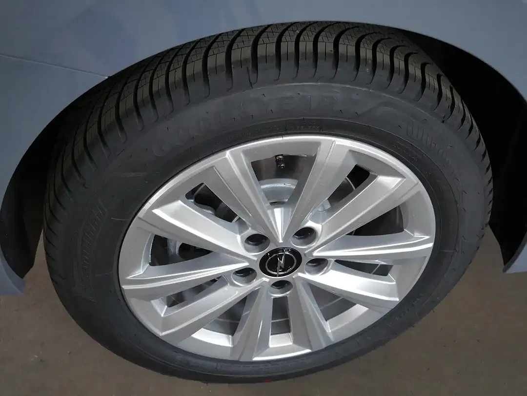 Opel Astra Hybrid GS - Thumbnail 6