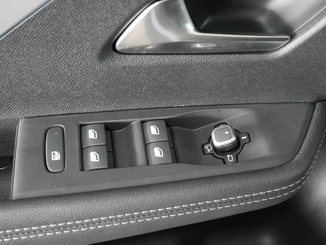 Opel Astra Hybrid GS - Thumbnail 8