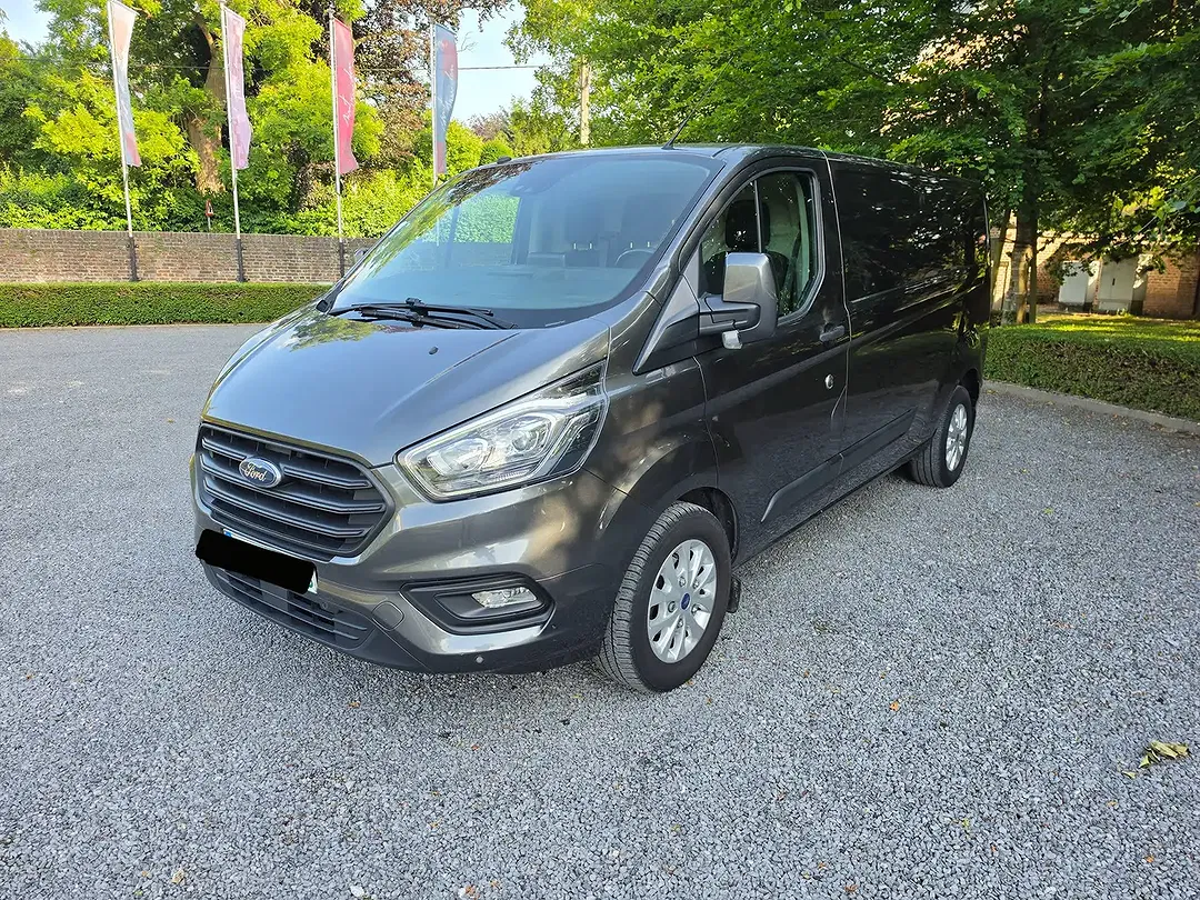 Ford Transit Custom L2H1 Limited - Thumbnail 1