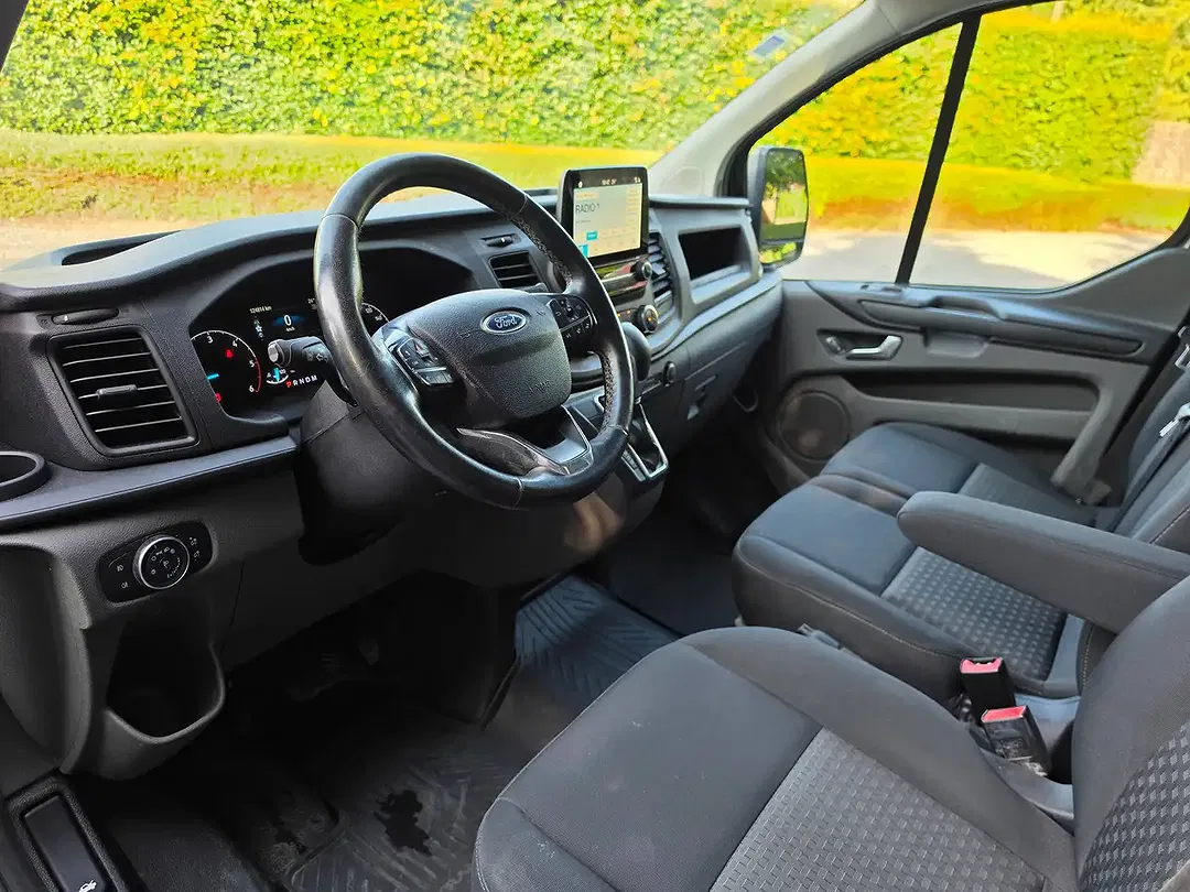 Ford Transit Custom L2H1 Limited - Thumbnail 15