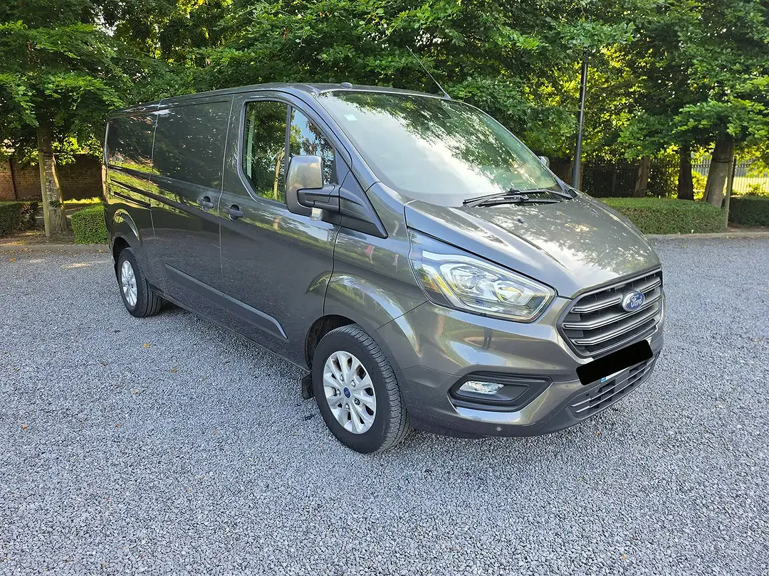 Ford Transit Custom L2H1 Limited - Thumbnail 3