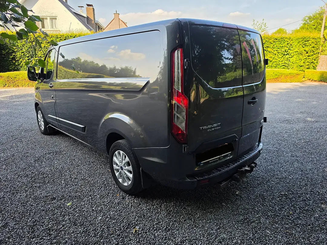 Ford Transit Custom L2H1 Limited - Thumbnail 6