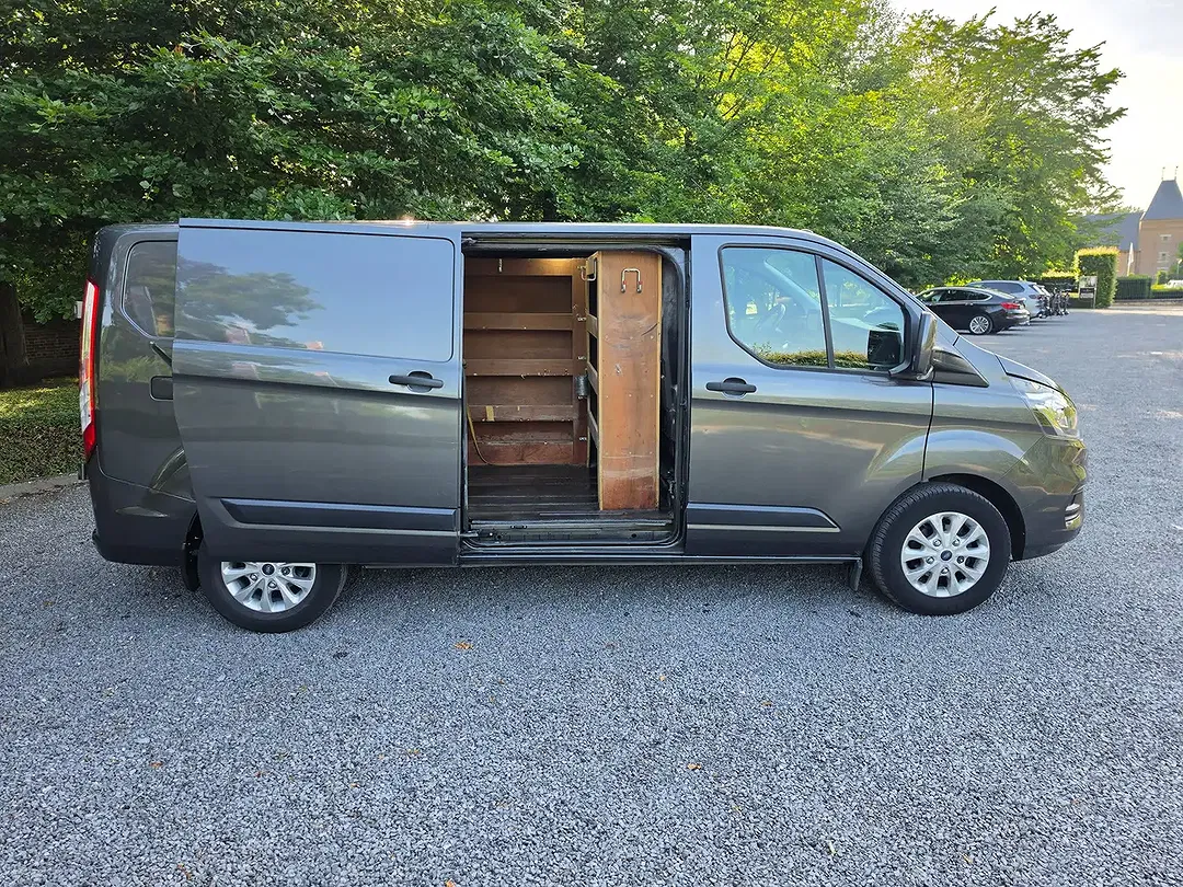 Ford Transit Custom L2H1 Limited - Thumbnail 9