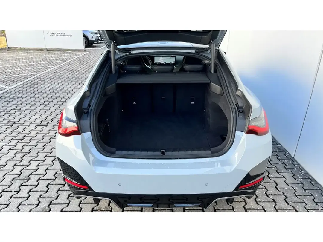 BMW i4 Gran Coupe - Thumbnail 14