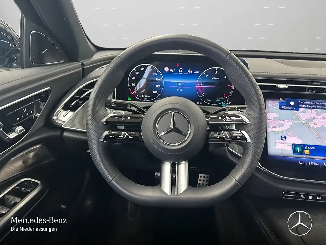 Mercedes-Benz E 220 AMG - Thumbnail 13
