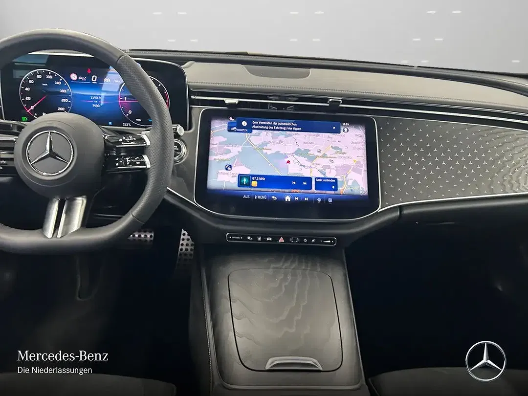 Mercedes-Benz E 220 AMG - Thumbnail 14
