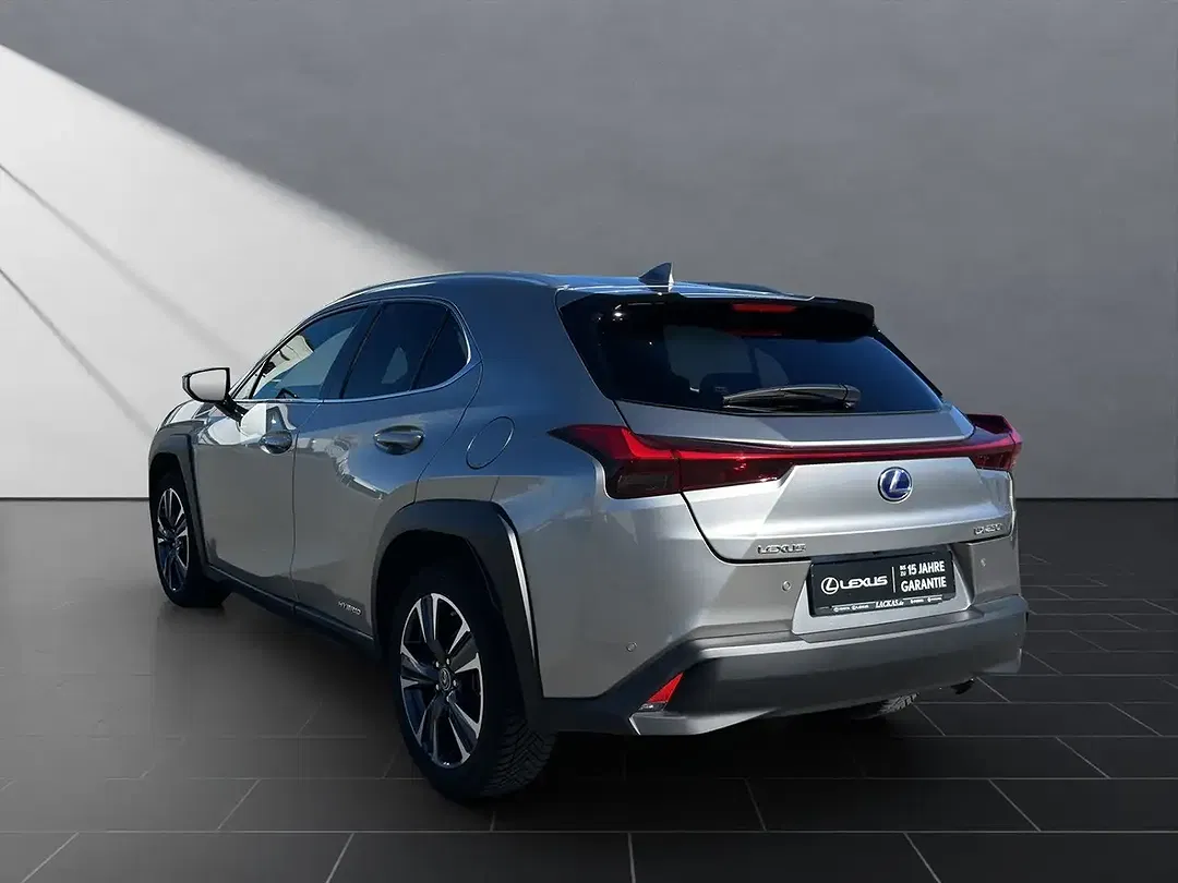 Lexus UX 250h Style Edition - Thumbnail 3