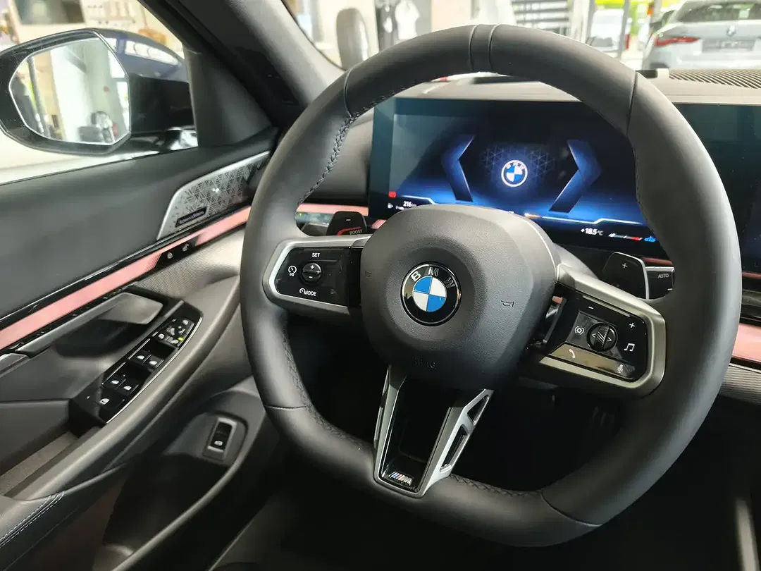 BMW 520 Touring M Sport Pro - Thumbnail 11