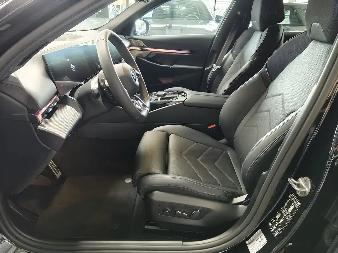 BMW 520 Touring M Sport Pro - Thumbnail 8