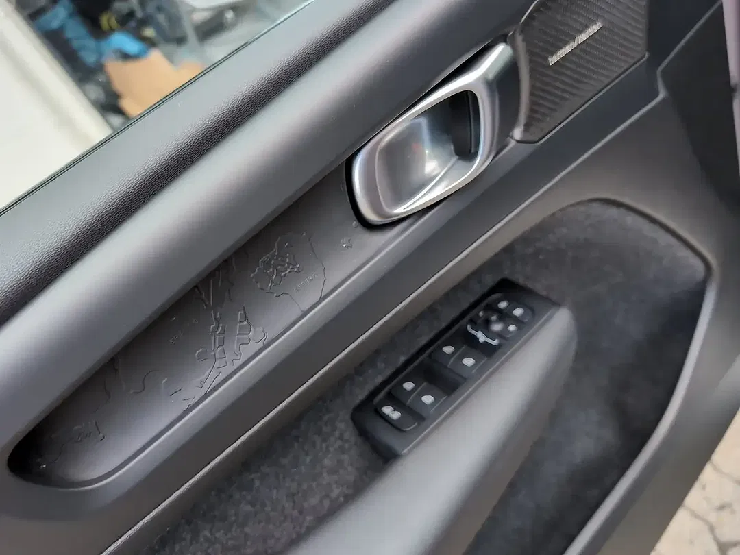 Volvo EX40 Plus - Thumbnail 13