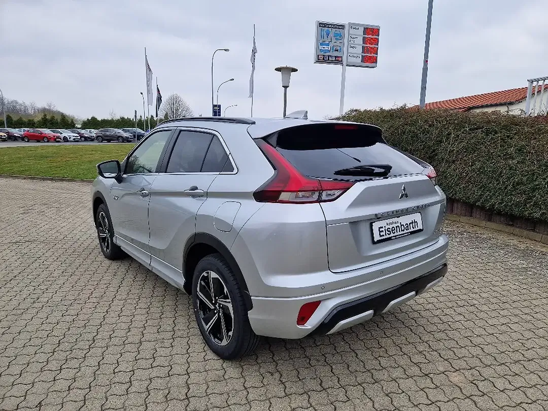 Mitsubishi Eclipse Cross 2.4 PHEV Hybrid MIVEC 4WD Select - foto 2