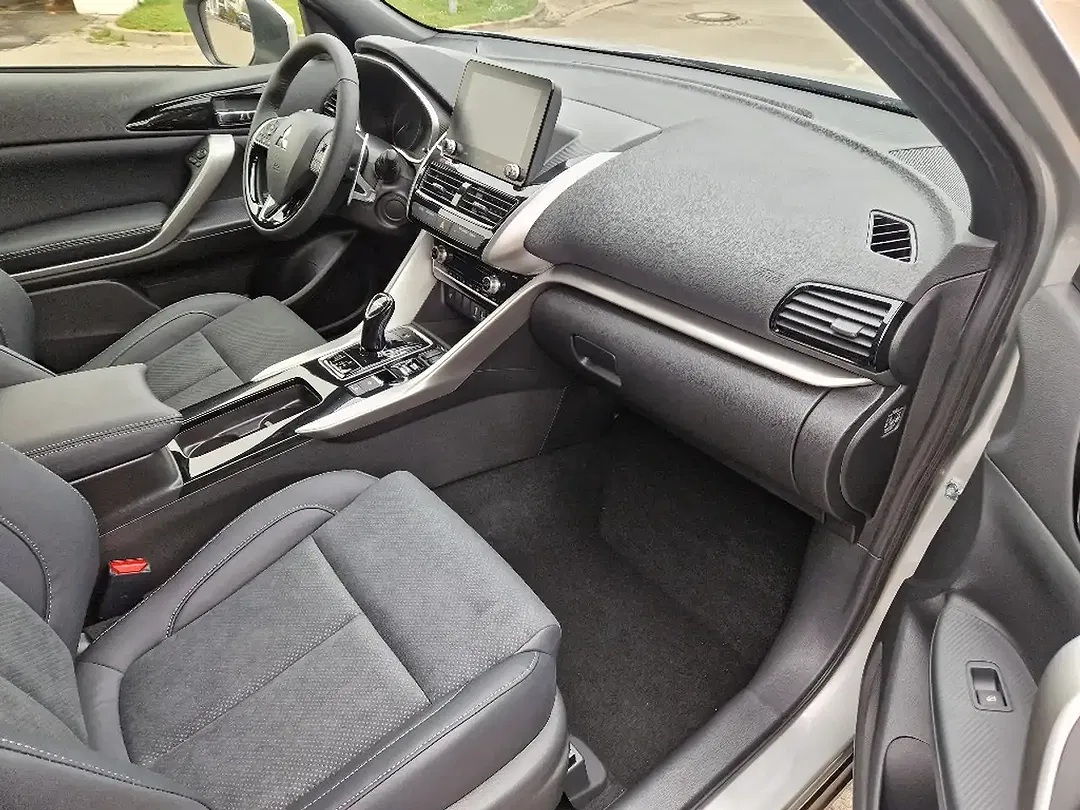 Mitsubishi Eclipse Cross 2.4 PHEV Hybrid MIVEC 4WD Select - Thumbnail 8
