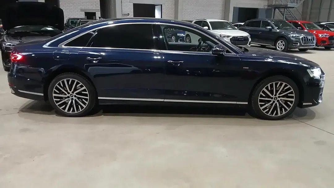 Audi A8 - Thumbnail 10